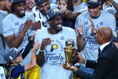 雄鹿队申京争议后，队友力挺迎接新赛季挑战